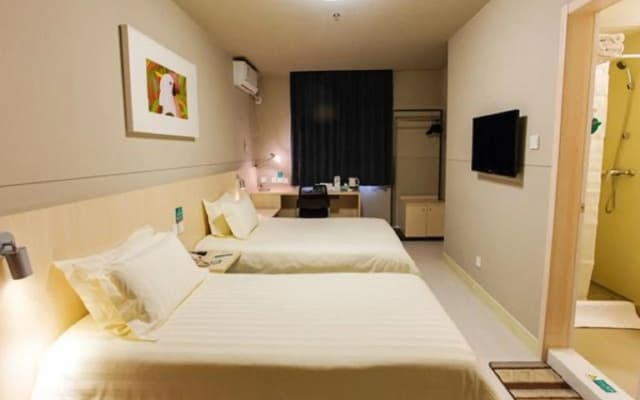 Jinjiang Inn Nanchang Bayi Square Yongshu Road
