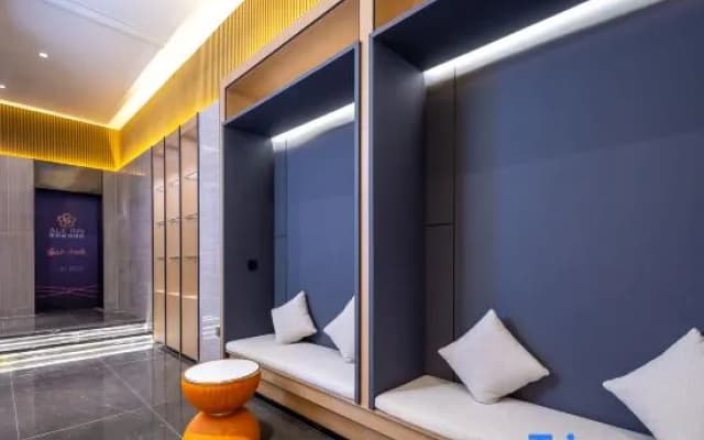 Aili Wisdom Hotel (Haikou Friendship Commercial Plaza Qilou Old Street Branch)