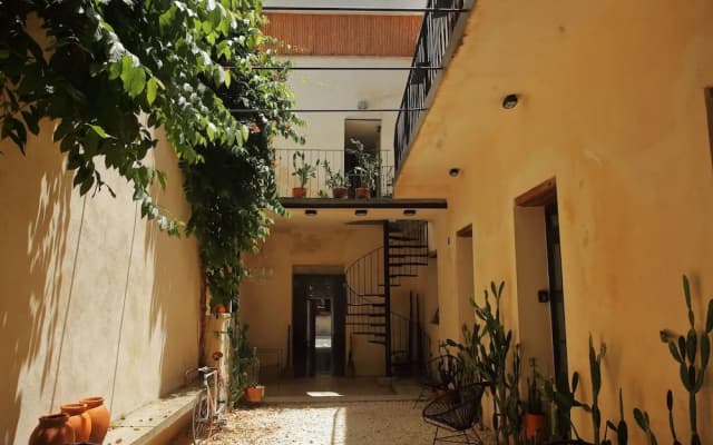FIXIE LOFTS - Colonial Villa Suites with Pool
