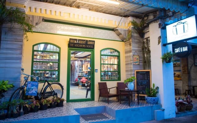 The Neighbors Hostel - Adults Only