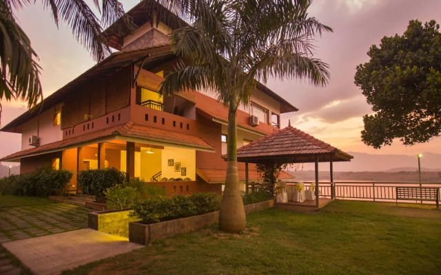 Vistara Resort