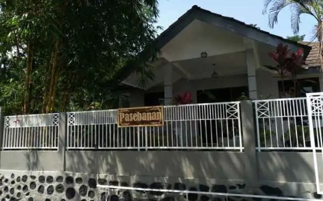 Pasebanan Villa