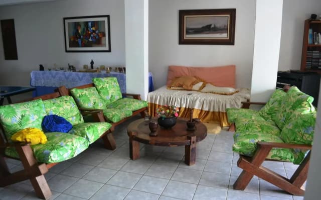 Jacuma's Lodge Hotel