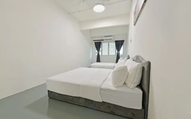 Hotel O S Homestay