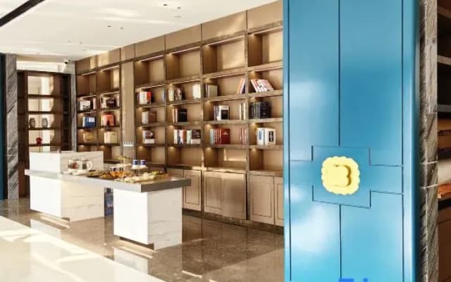 Holiday Inn West Lake (Xiangyang West Railway Station Xiangzhou District Xiguan Airport Branch)