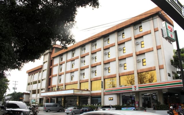Dancenter Boss Hotel Near Clark International Airport