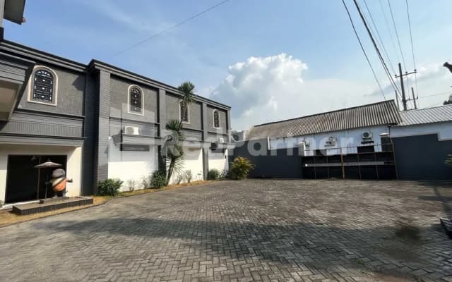 Hotel Dewi Near Gor Merdeka Jombang Mitra Reddoorz