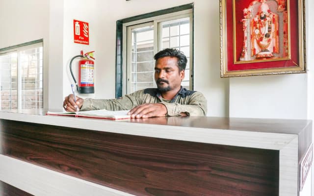 The Guest House by OYO Rooms