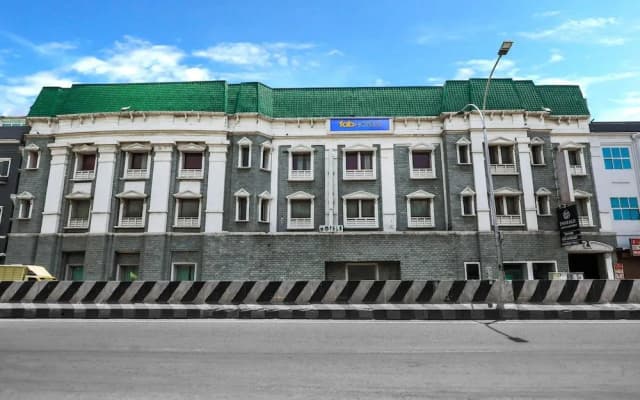 FabHotel Welcare Emerald