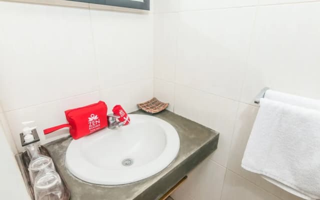 ZEN Rooms Denpasar Imam Bonjol 2