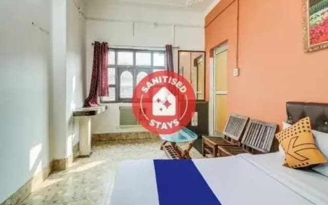 Aarti Hotel