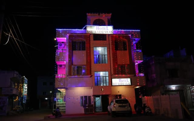 Hotel Shri Karani Vilas