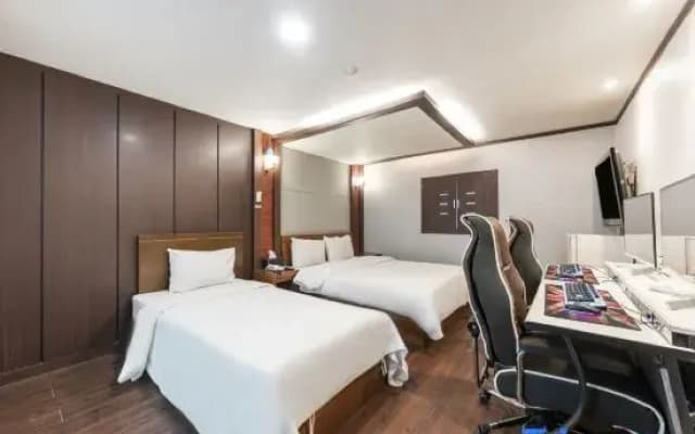 Suwon Station J Hotel