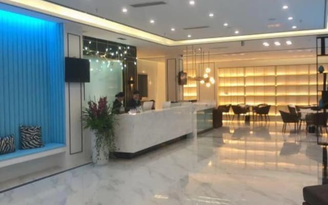 Unitour Hotel (Sichuan Police College)