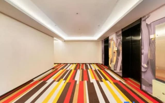 Boyin Select Hotel (Jiaxing XiuZhou Park Wanda Plaza Branch)