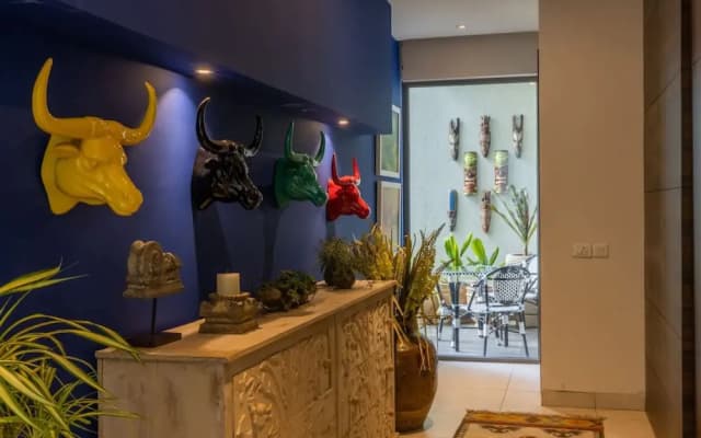 Avior by Hireavilla - 4BR w Infinity Pool in Parra