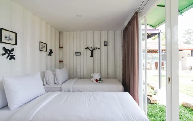 Container Smart Stay (CSS)