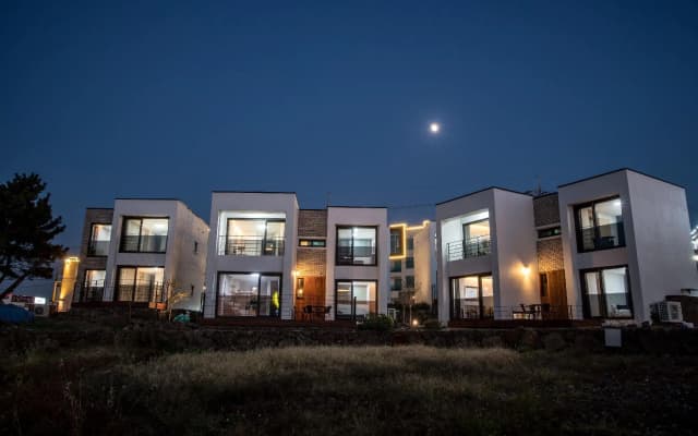 Aewol Bada Town House
