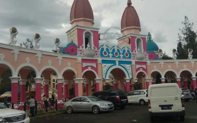 Villa kota bunga 3 BR Kolam renang pribadi