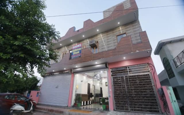Hotel Nidhivan Dham