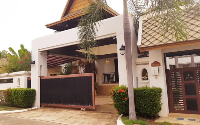 Punnapha Pool Villa  Pattaya