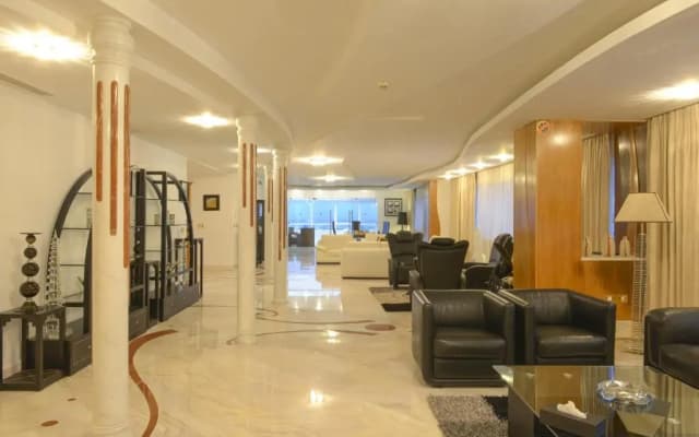 The Penthouse Suites Hotel