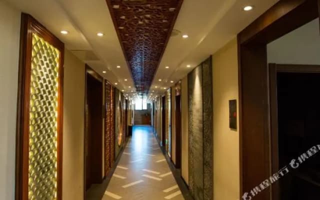 Runhua Business Hotel