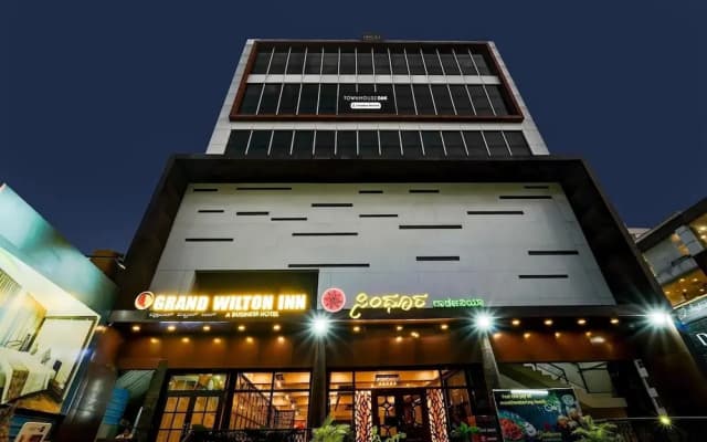 Premium Stays Near Phoenix Mall
