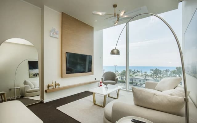 UH SUITE Haeundae Harbour Town 4th Floor