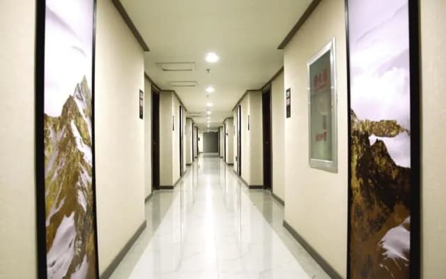 Shell Hotel Inner Mongolia Tongliao Nationalities University