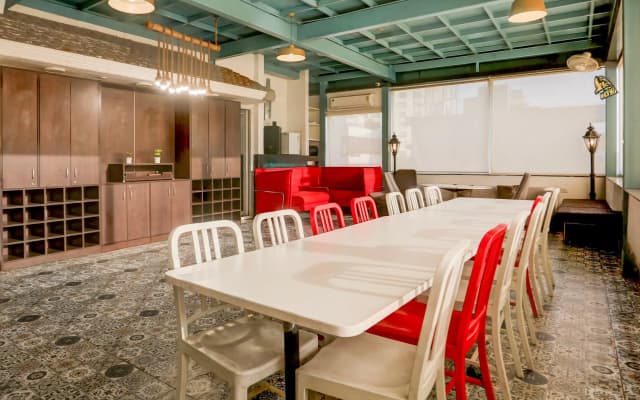Super Townhouse Sushant Lok Phase 1 Formerly Hotel Neven