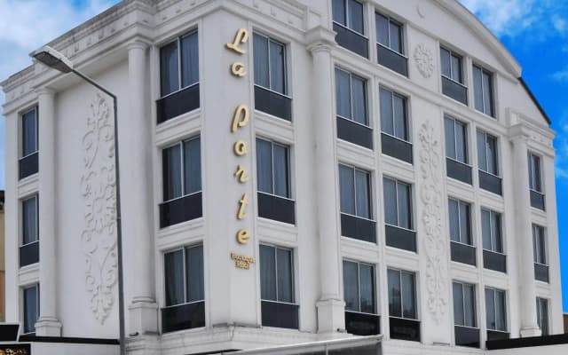 La Porte Hotel