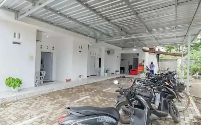 RedDoorz Syariah Near Alun Alun Ciledug Cirebon