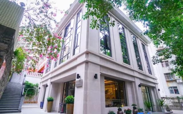 Shuiwanyuan Hotel (Zhuhai Qinglv South Road)