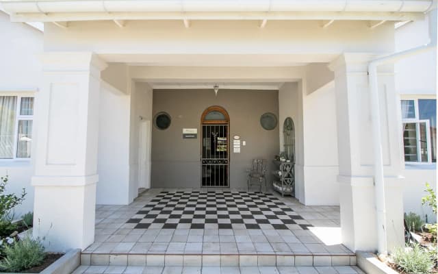 First Avenue Guesthouse