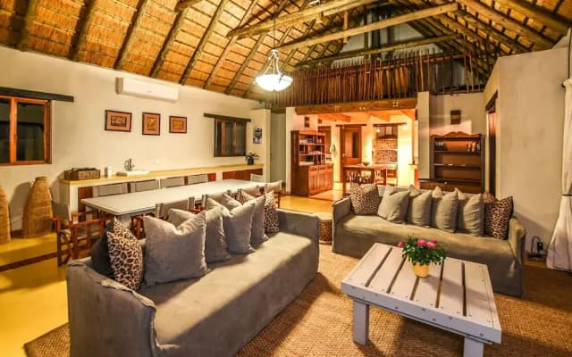 Leopard's Lair Bush Lodge