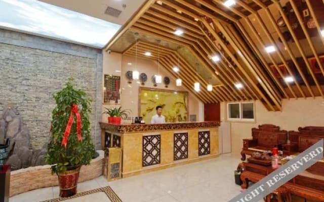 New West Coast Hotel (Xi'an Electronic Zheng Street Anhualu Subway Station)