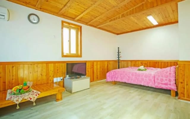 Hwayang Gyegok Domyeongsan Pension