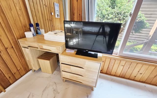 Seogwipo Baelritongnamubilriji Pension