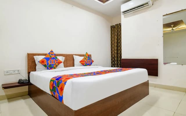 FabHotel Green Park I
