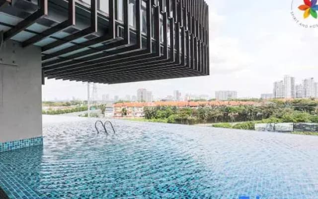 Lumi @ Tropicana PJ | GolfClub |Balcony| 5 pax