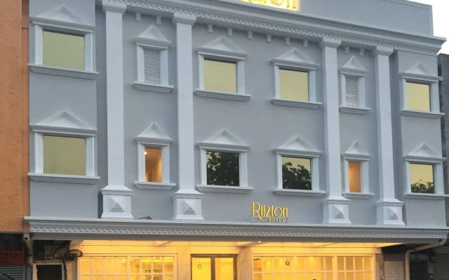 Ritzton Hotel