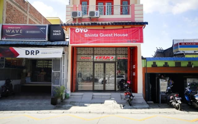 Shinta Guesthouse by OYO Rooms