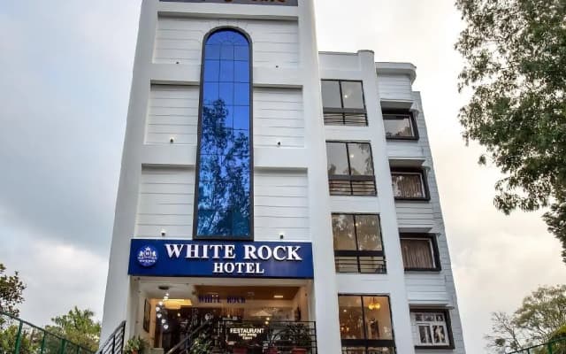 White Rock By The Solitaire Hospitality
