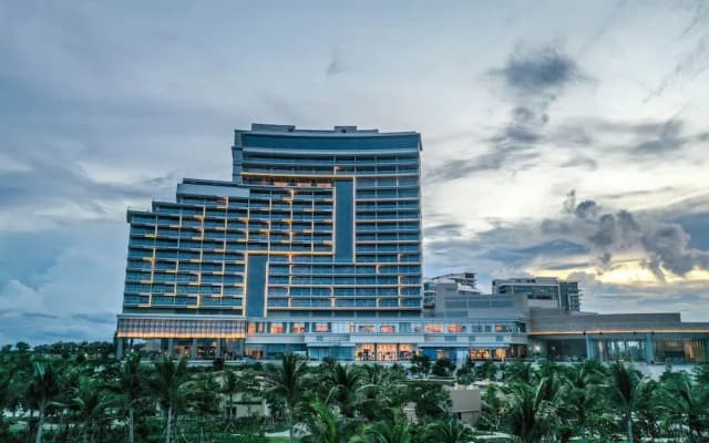 Hoiana Hotel & Suites