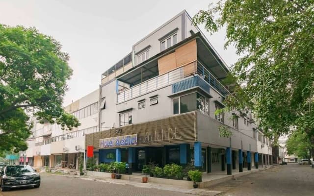 RedDoorz Plus near Lippo Cikarang Mall