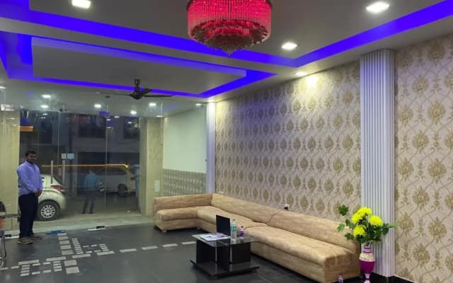 Hotel The Paramont Plaza IGI Airport