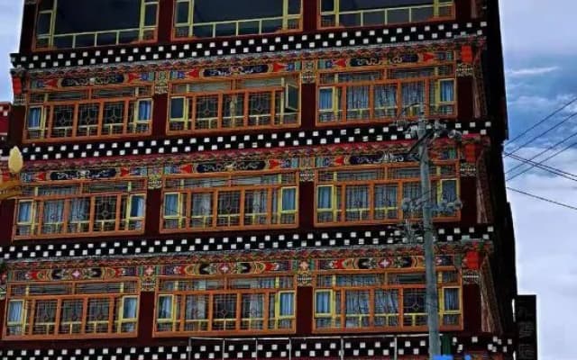 Ganzi Yuanmengju Hotel