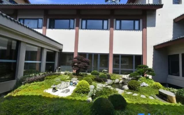 Xinchang Big Buddha Temple Fanyin Hotel