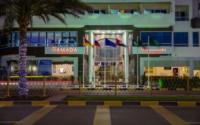 Land Mark Suites Hotel